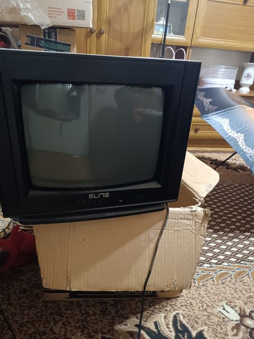 Продам маленький телевізор