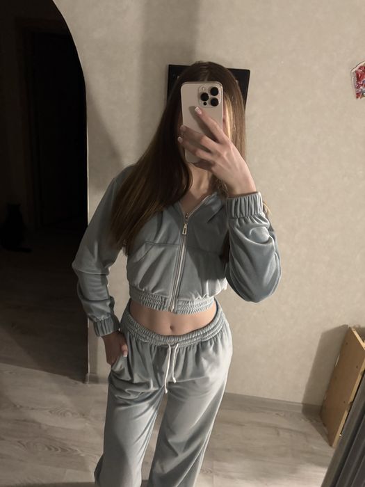 Костюм з двосторонього велюру