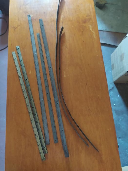 Продам Петли рояльные