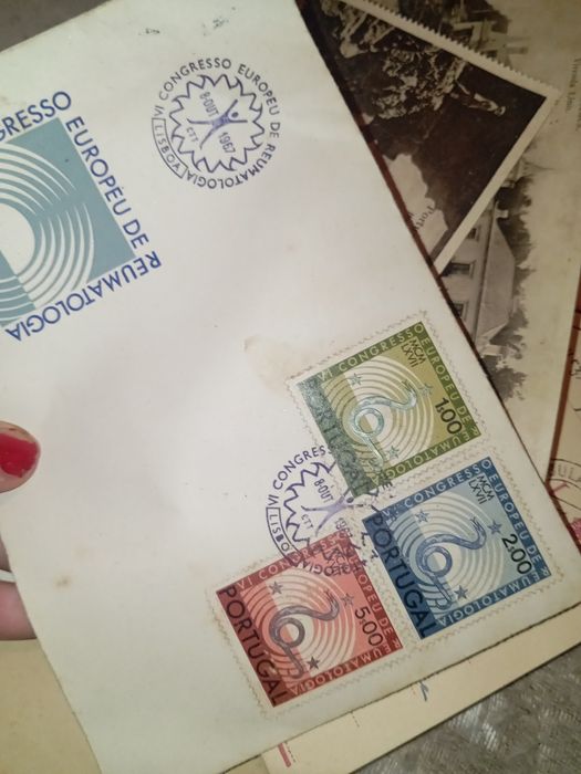 Envelope com selos cá fora