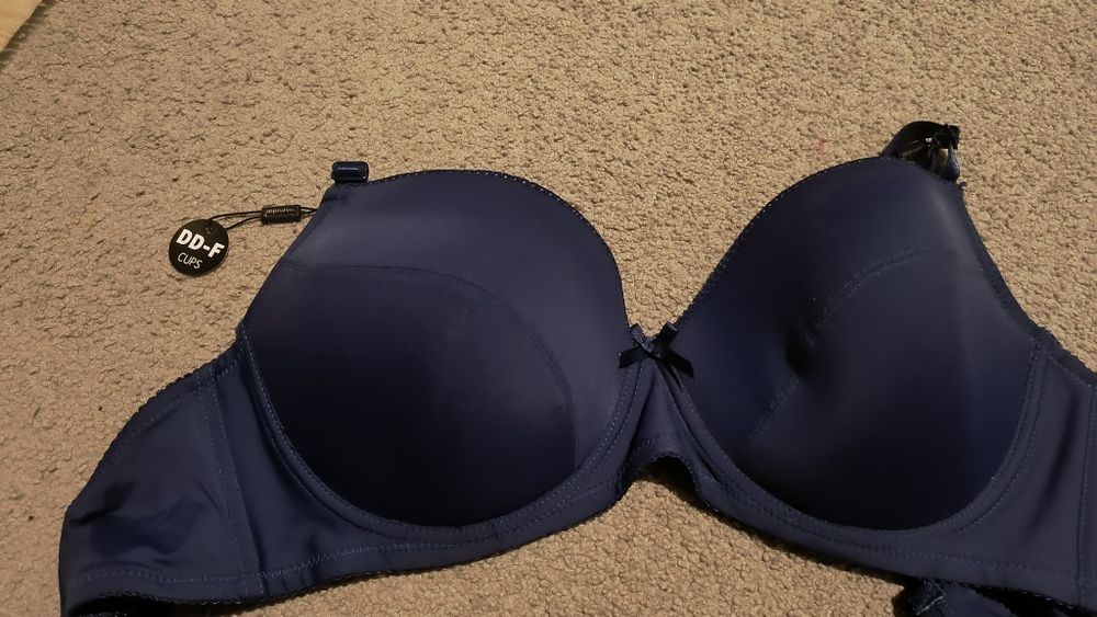 Sprzedam Biustonosz 95E