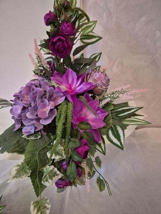 Kompozycja,dekoracja na cmentarz. Komplet.