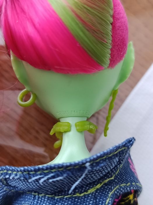 Лялька Monster High Venus McFlytrap basic
