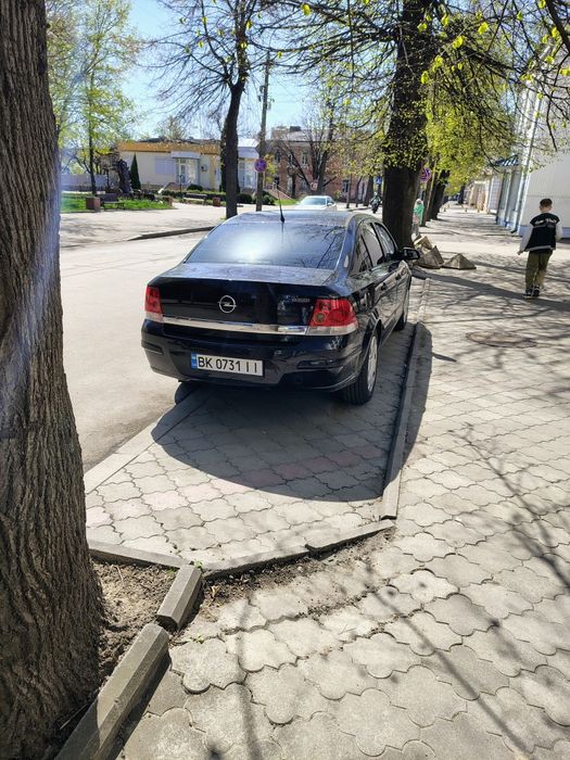 Opel Astra H/FL 3 2009 sedan 1.6 mpi