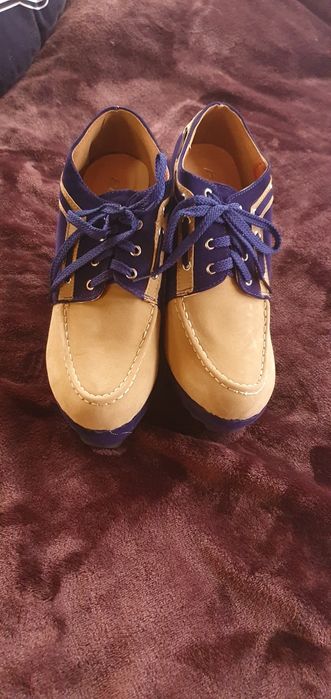 Buty na koturnie 39