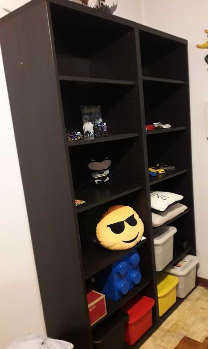 Móveis e estantes modelo Billy