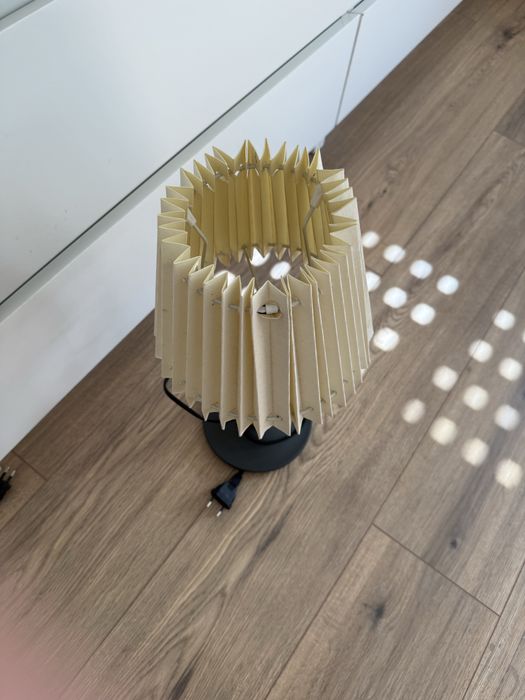 Dois candeeiros do Ikea