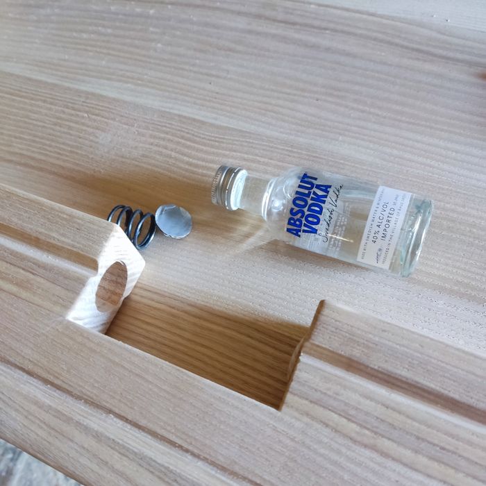 Рівень дерев'яний,сувенір.