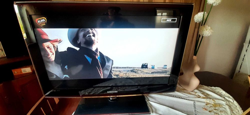 Vendo esta TV lcd da marca Samsung de 32 polegadas