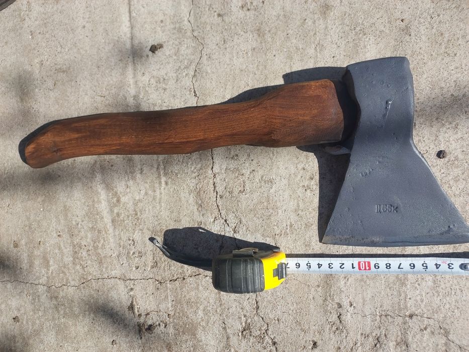 Топор ,молотки ,