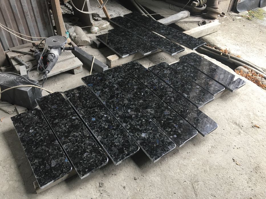 Пам‘ятники, сходи, підвіконники, столешні