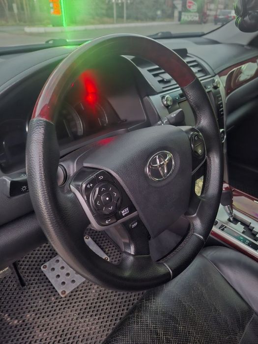 продам автомобиль toyota camry