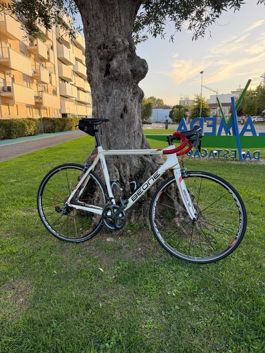 Bicicleta de estrada Beone carbono – Shimano Ultegra – Tamanho L – 8 kg