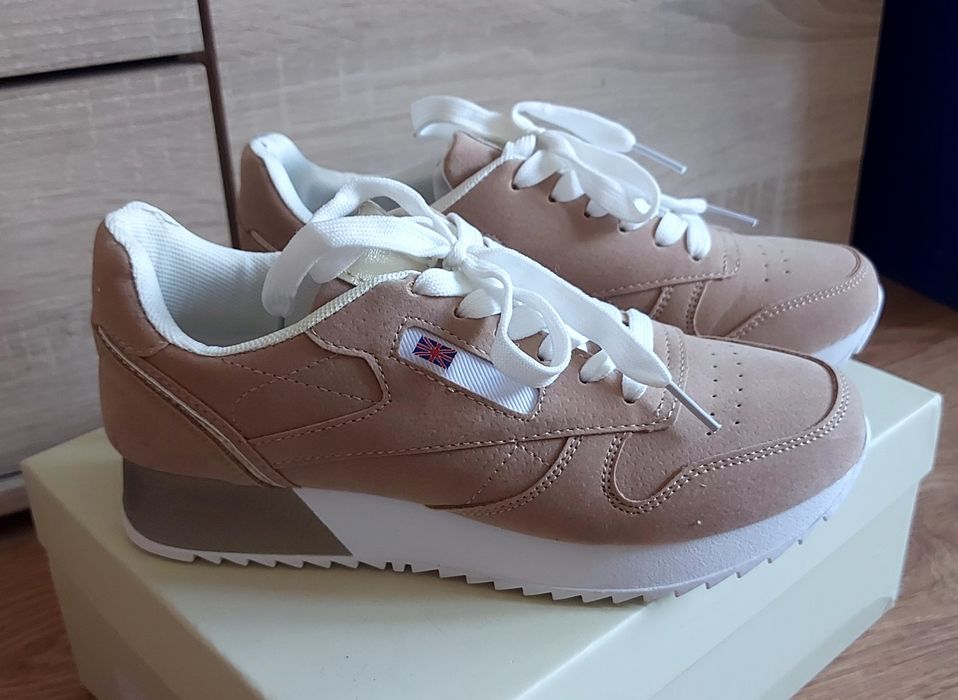 Beżowe buty roz.37