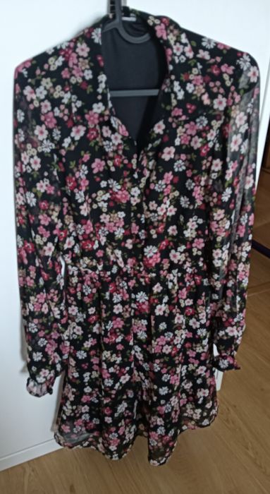 Vestido c/ flores Novo
