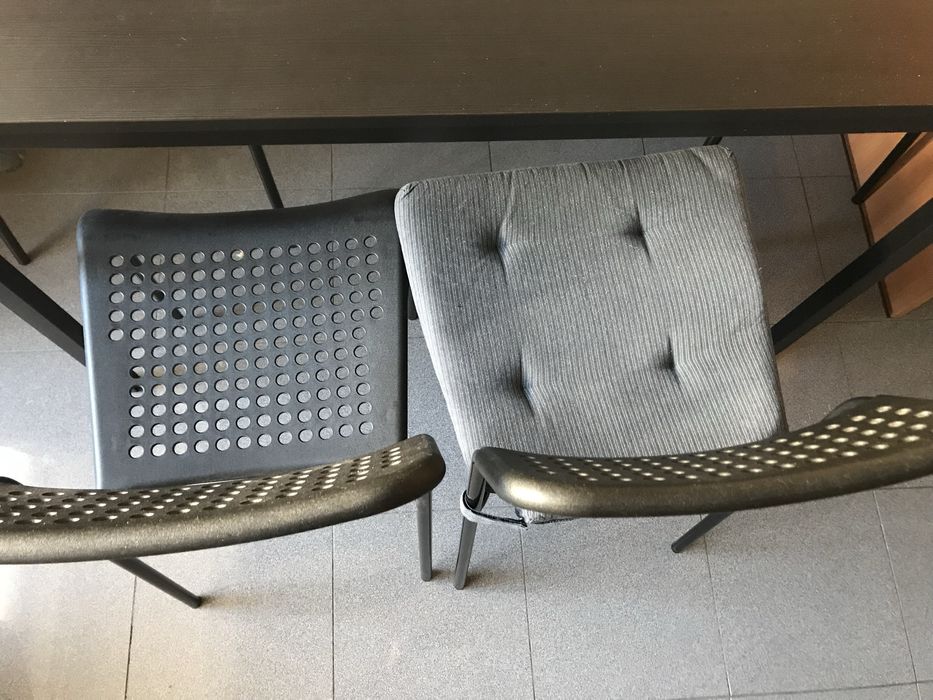 Mesa de cozinha e 4 cadeiras em otimo estado.