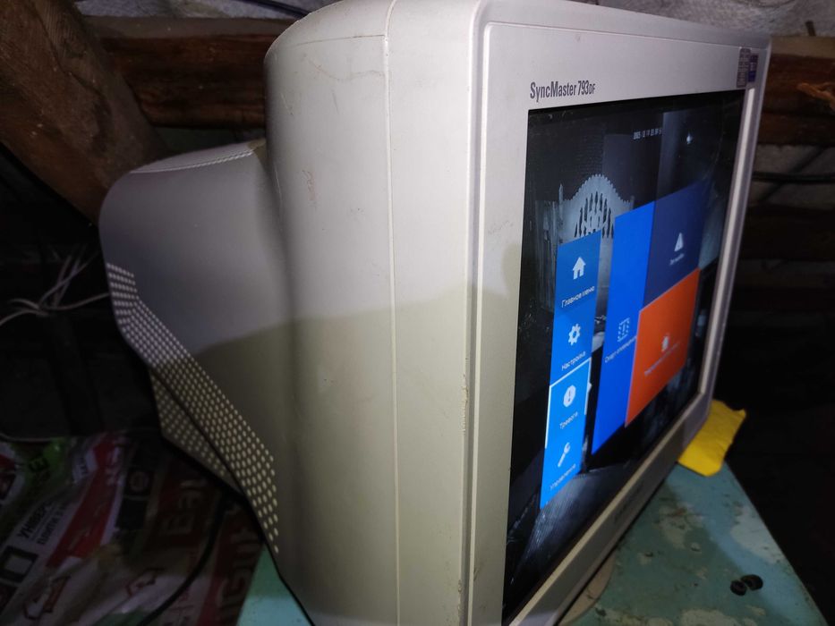 Монитор Samsung Sing Master 793