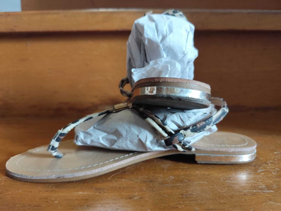 Sandálias animal print Seaside tamanho 37