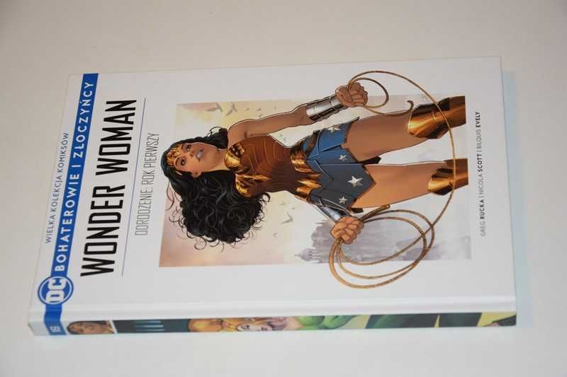 Wonder Woman, Odrodzenie : Rok pierwszy