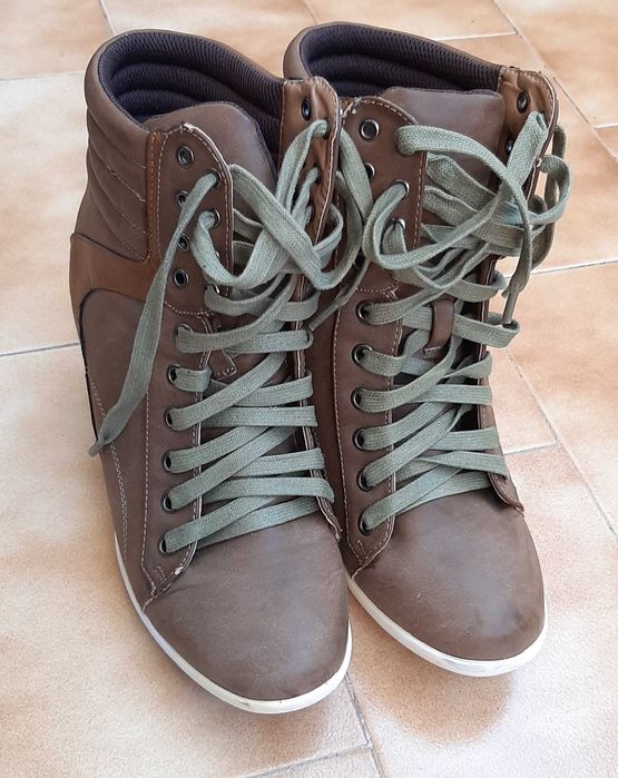 Botas de cunha - tamanho 39