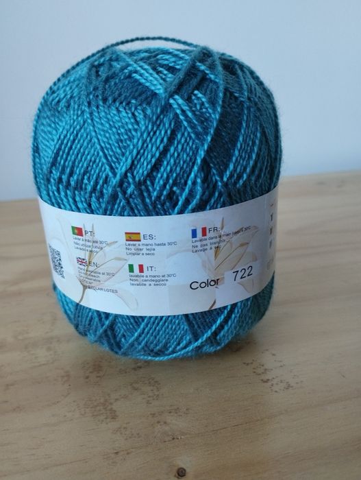 2 novelos de lã para tricot azul turquesa