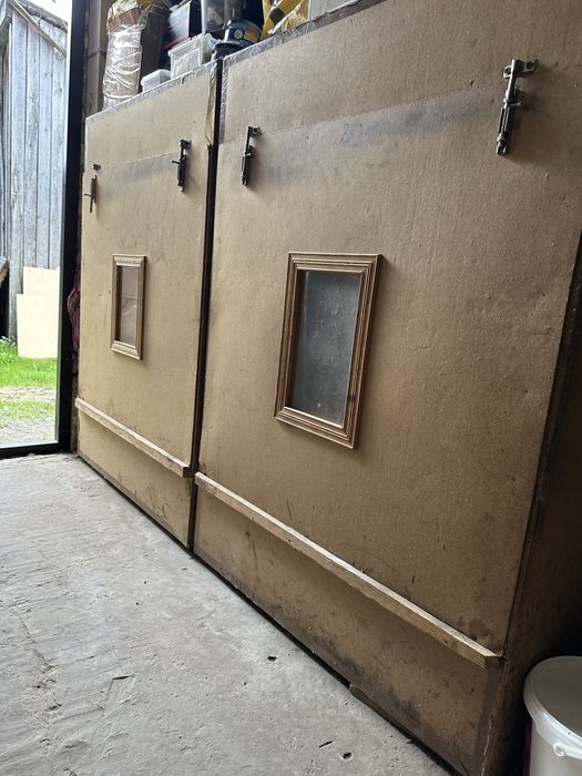 Інкубатор для вирощування циплят