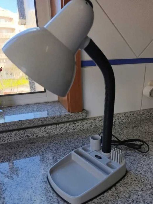Candeeiro de mesa ajustável