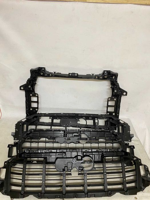 кронштейн решітки кронштейн решотки Audi q5 q7 q8