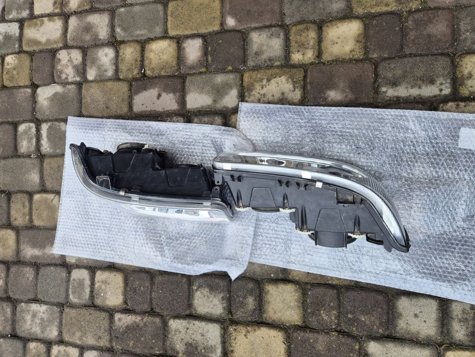 Продам лінзовані білед фари до DAF  95-105.
Ціна 16