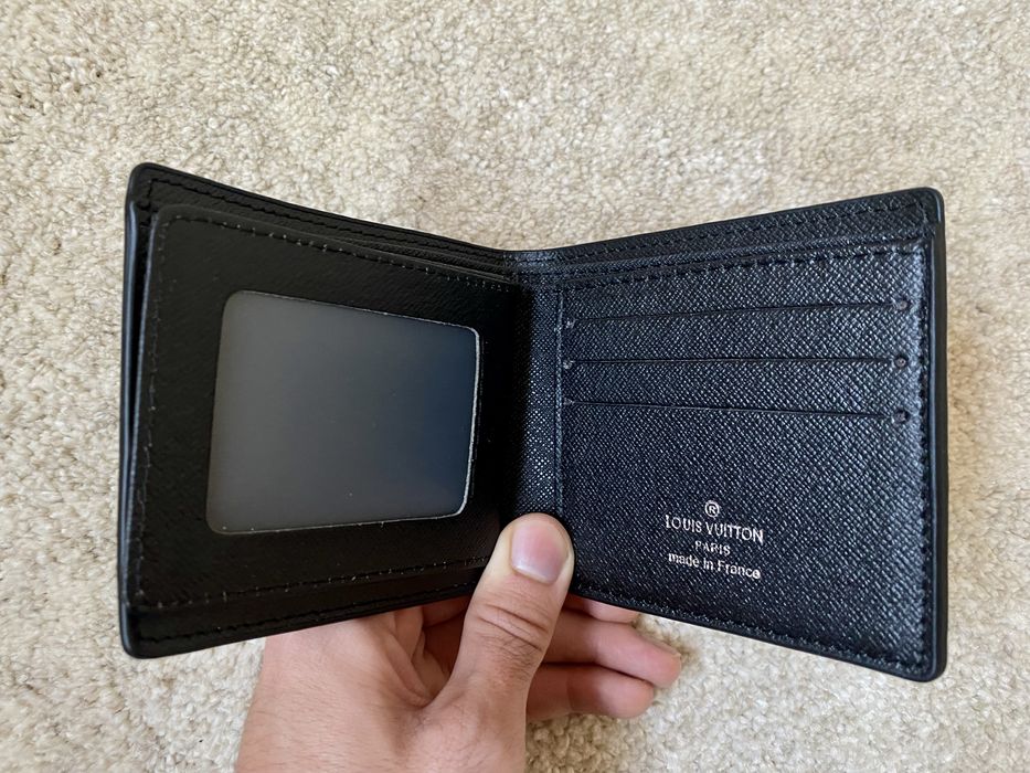 Carteira Louis Vuitton Embossed Flower