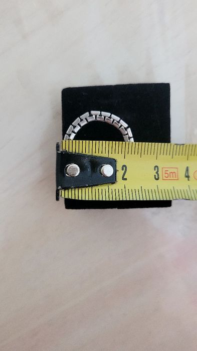 Anel Nomination três pedras