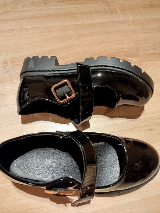Buty lakierki dziewczęce