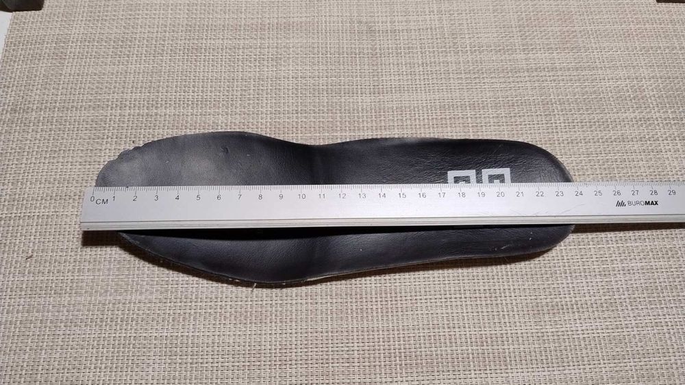 Кроссовки Givenchy. 37 размер