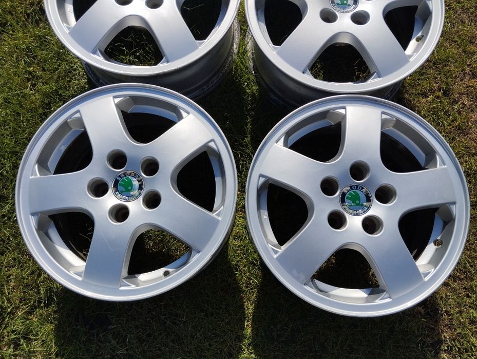 Felgi Skoda 14" 5x100 6J ET43 6Y0-025 Fabia komplet 57,1mm
