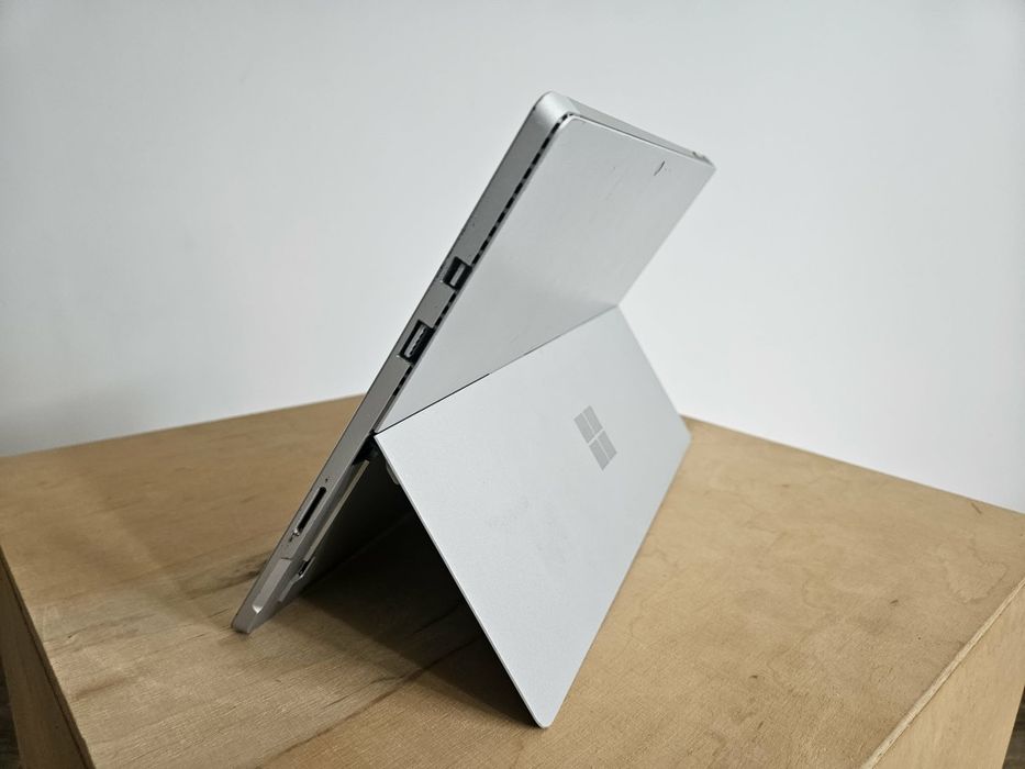 Microsoft Surface PRO 4 i7, 16Gb, 256Gb laptop / tablet sprawny z wadą dotyku