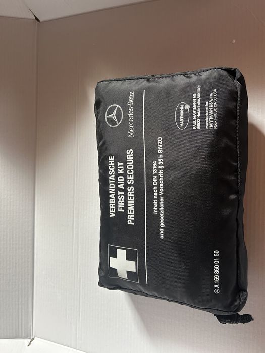 Аптечка оригінальна мерседес