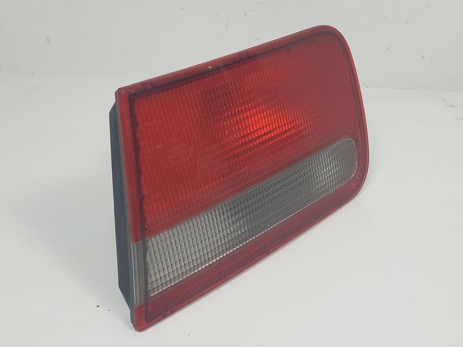 FAROLIM TRASEIRO DIREITO INTERIOR HONDA ACCORD V 1997 -23622600