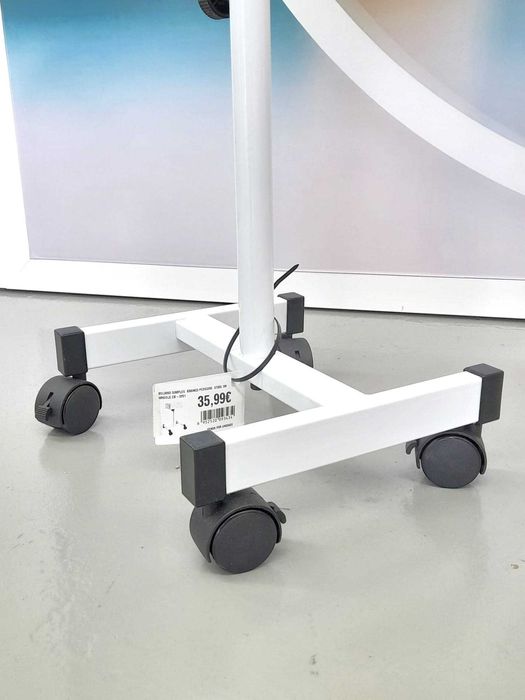 Apoio de Manicure e Pedicure Novos e Profissionais