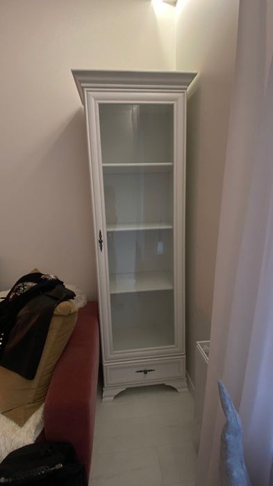 Срочно . Витрина белая!