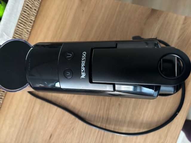 Máquina de Café Nespresso Essenza Mini