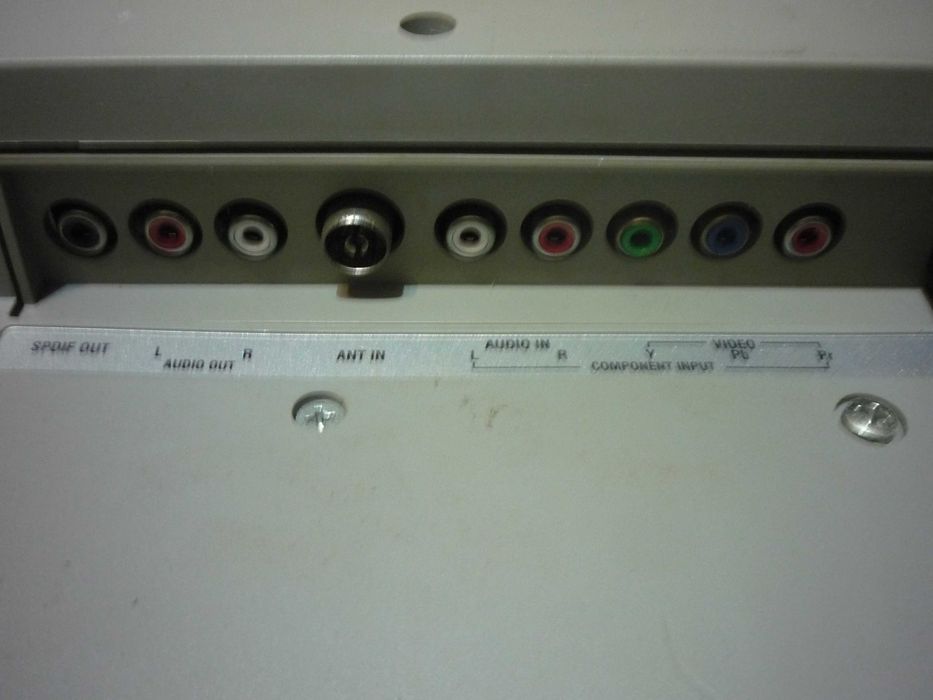 TV Crown Lcd a funcionar corretamente e com comando novo