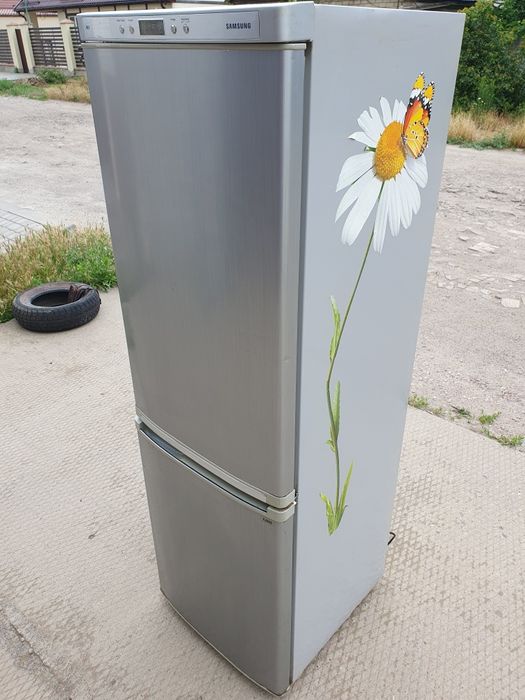 Холодильник Samsung..