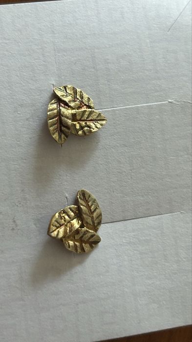 Brincos em prata dourada novos