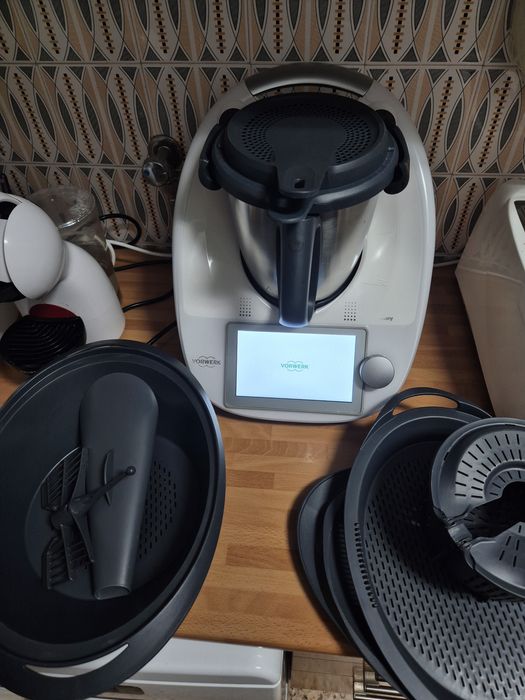 Bimby tm6 c/todos os acessórios