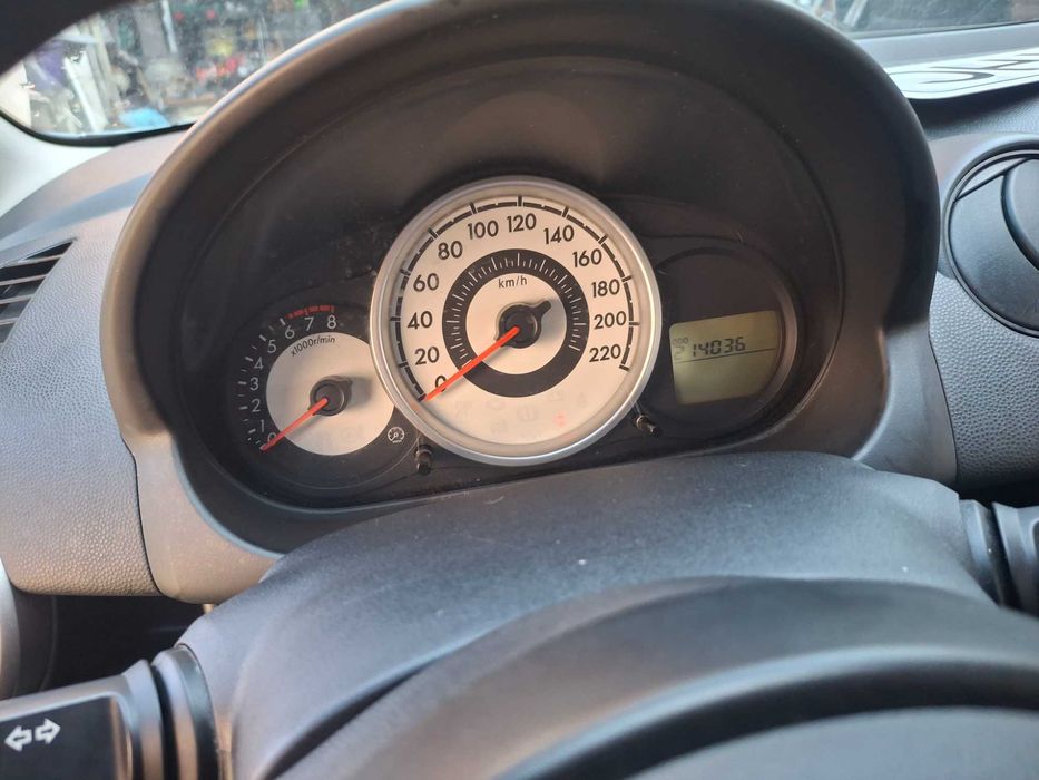 Продам авто Mazda 2 2008