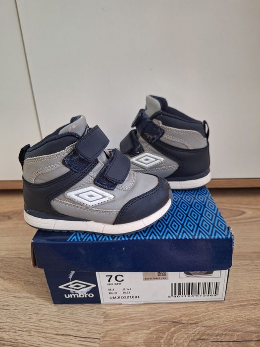 Buty wysokie umbro jesień zima 23 wkładka 14,5 cm