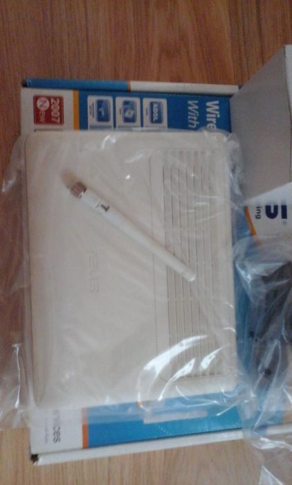 ASUS WL-AM604g Wireless ADSL2/2+ Home Gateway Router with 4 Ethernet Ports64551107188611123