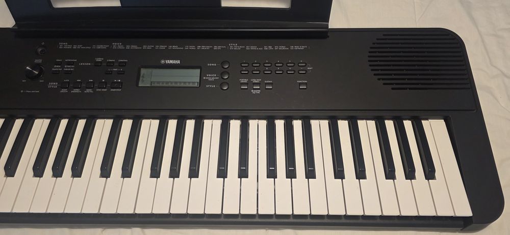 Yamaha PSR-E360B