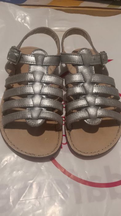 Босоніжки на дівчинку