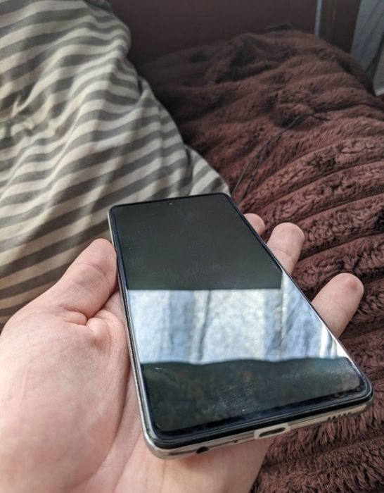 Samsung Galaxy A52.